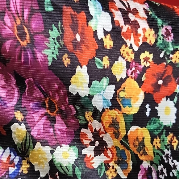 #65 Floral Stretch Activewear Shorts - Picture 2 of 10